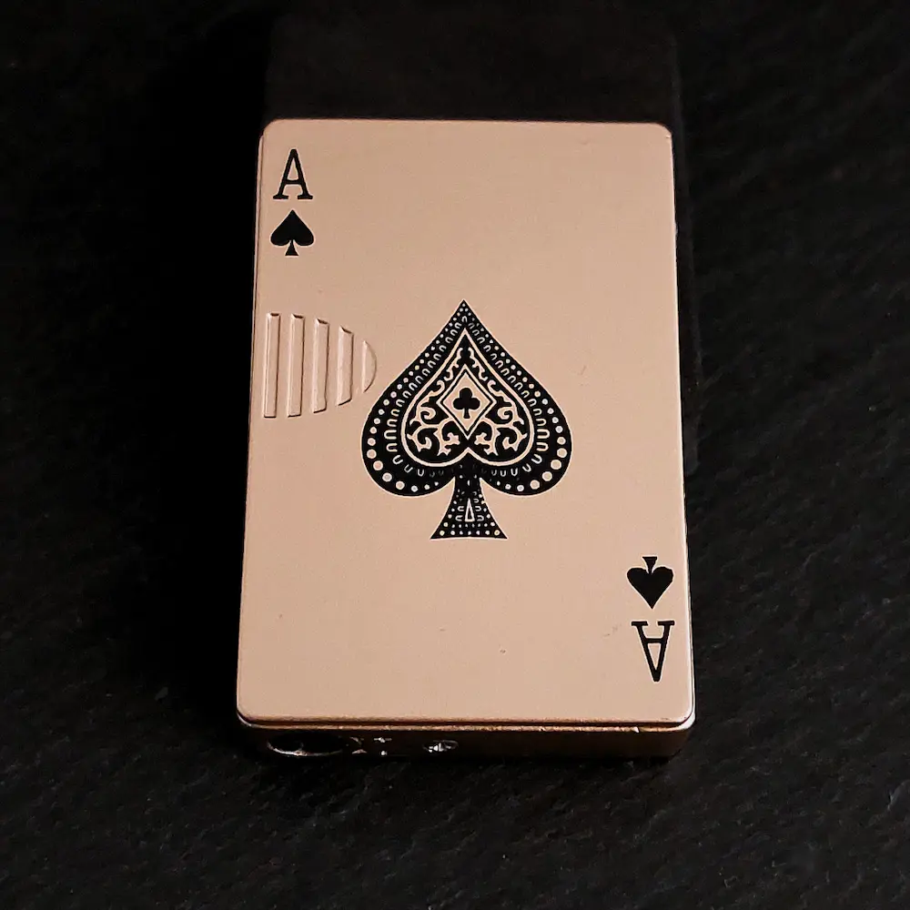 Royal-flush-lighter-gold-3